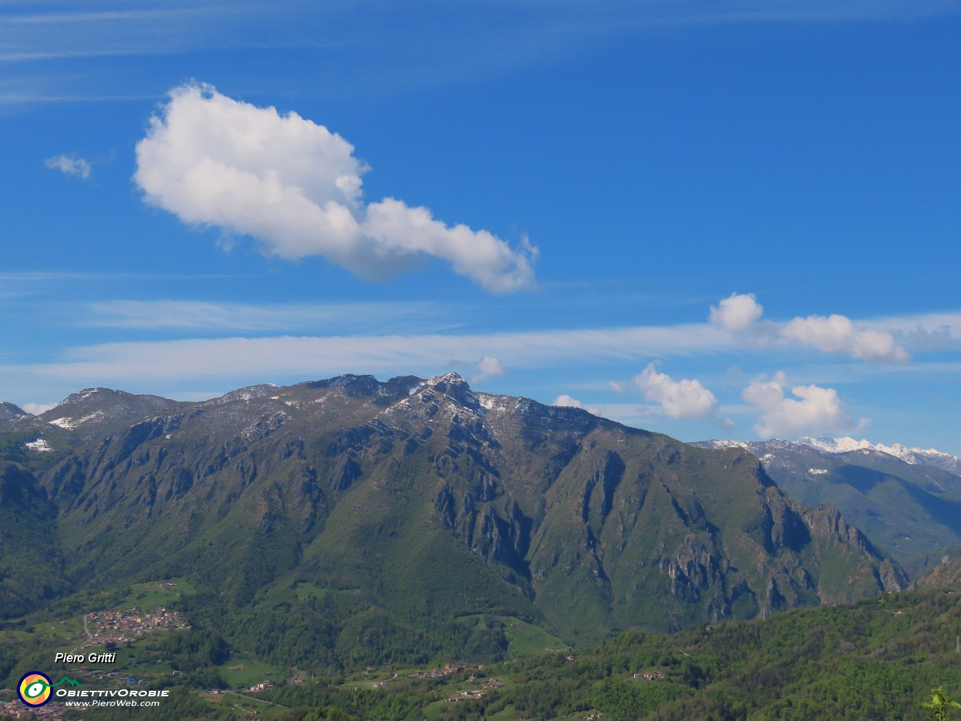 43 Bianche nuvole sul Sornadello-Pizzo Grande.JPG